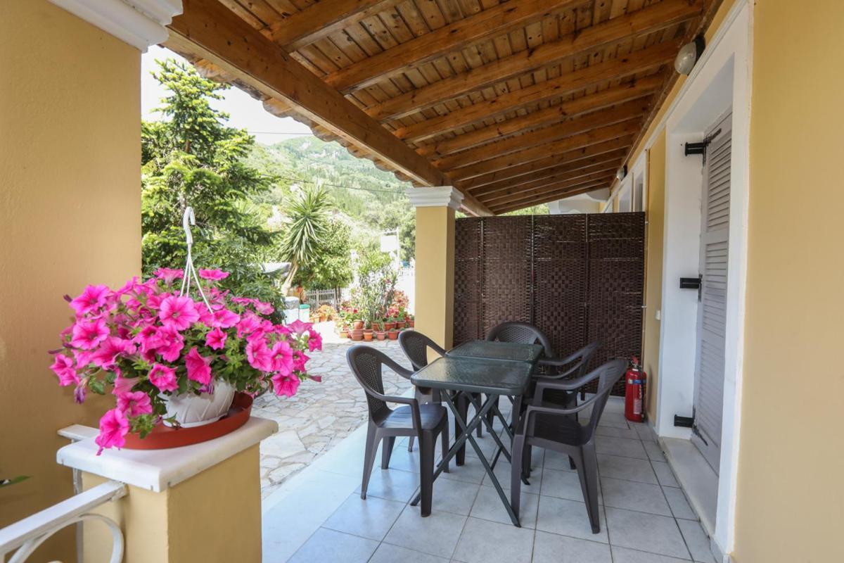 Marina Apartments, Agios Gordios  Exteriör bild