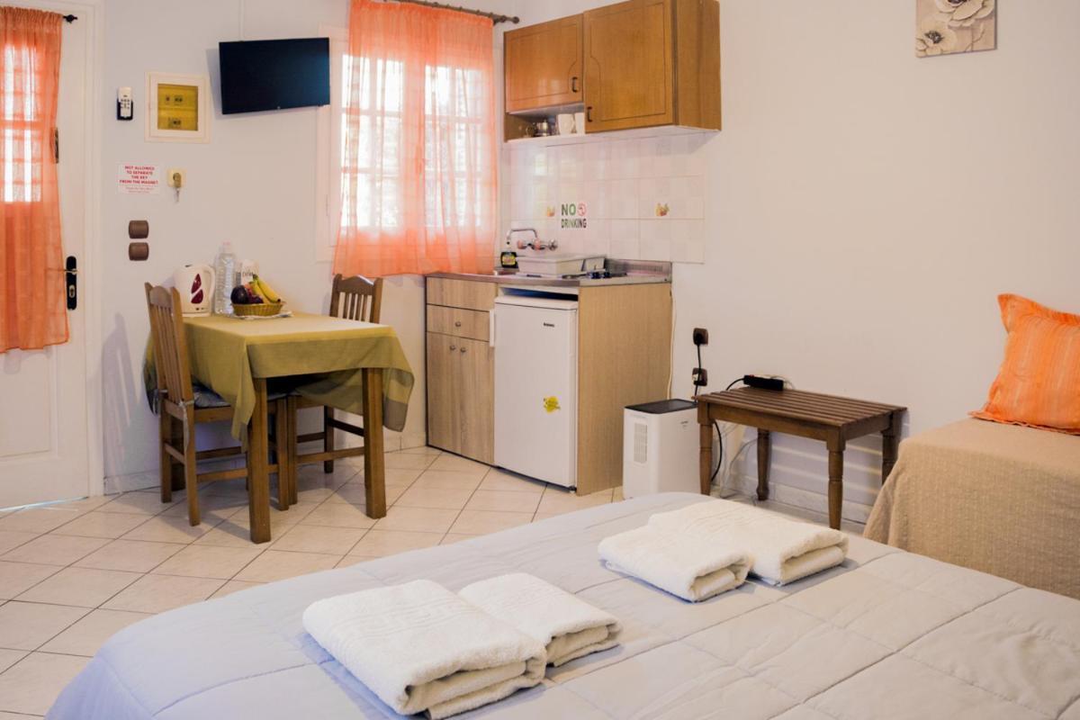 Marina Apartments, Agios Gordios  Exteriör bild